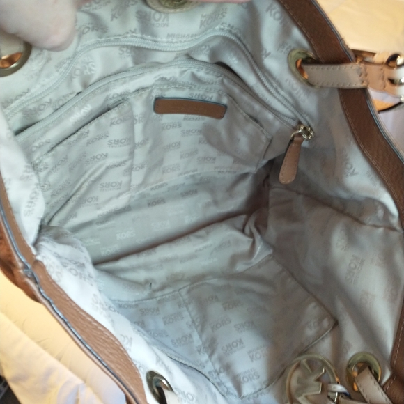 Michael Michael Kors Leather Bag - Picture 6 of 16